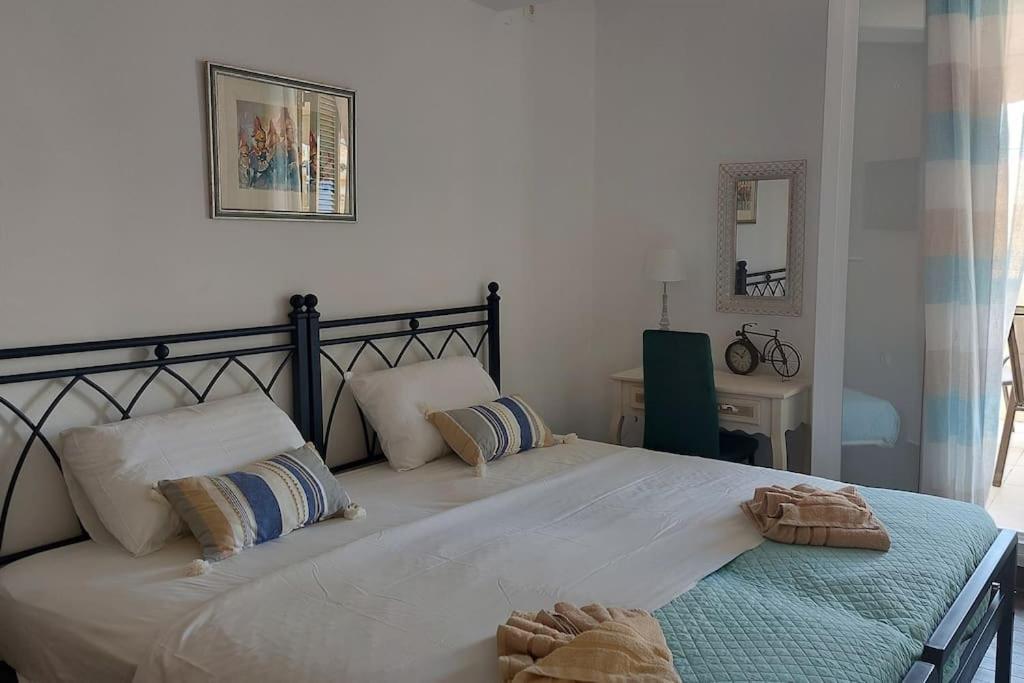 Old Port View Apartment, Διαμέρισμα Στο Κέντρο 2 Υπνοδωματίων Corfu  Экстерьер фото