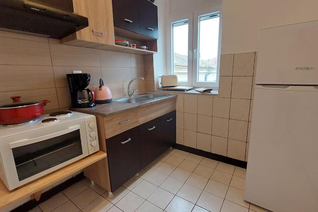 Old Port View Apartment, Διαμέρισμα Στο Κέντρο 2 Υπνοδωματίων Corfu  Экстерьер фото
